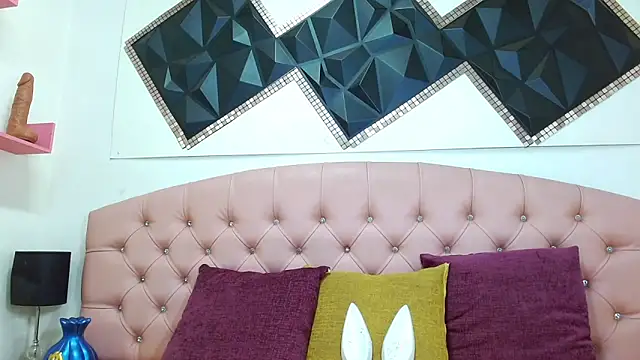 andrea safeira doll online show from February 3, 10:15 pm