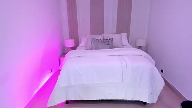 Leah Grey online show from December 16, 11:26 am