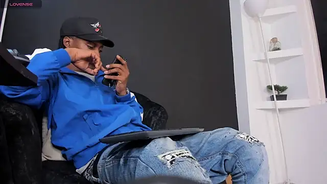 Snapshot of BRYXXXON1 chatting on January 15, 3:54 am BRYXXXON1 online show from January 15, 3:54 am