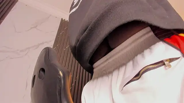 Snapshot of BRYXXXON1 chatting on February 23, 10:06 am BRYXXXON1 online show from February 23, 10:06 am