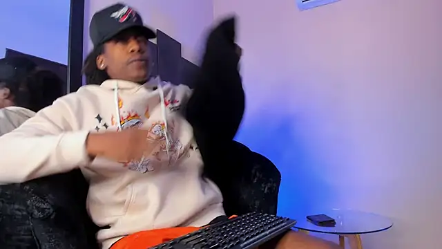 Snapshot of BRYXXXON1 chatting on March 7, 2:12 pm BRYXXXON1 online show from March 7, 2:12 pm