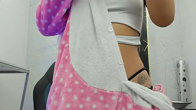 Cloeandtyfanny online show from October 29, 4:26 am