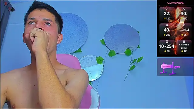 Snapshot of Issac_james_ chatting on February 5, 6:46 am Issac james online show from February 5, 6:46 am