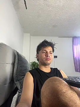 Snapshot of Issac_james_ chatting on August 3, 5:16 pm Issac james online show from August 3, 5:16 pm