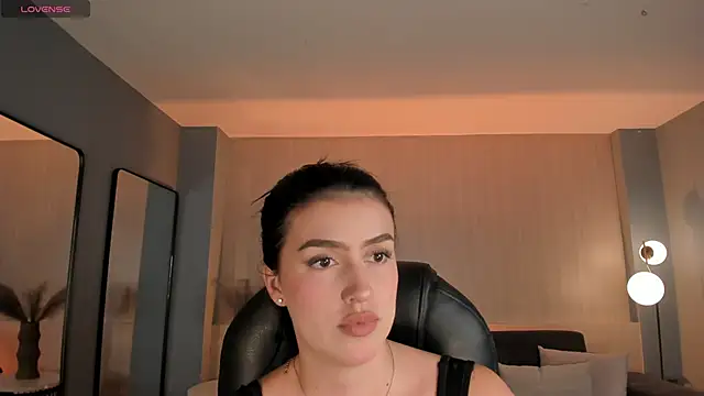 PaulinaSantos  online show from October 17, 8:00 pm