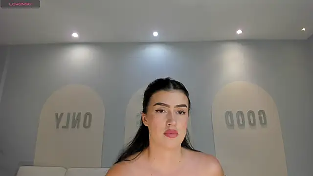 PaulinaSantos  online show from April 22, 7:15 pm