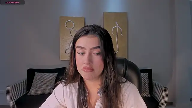 Snapshot of PaulinaSantos_ chatting on May 8, 1:16 pm PaulinaSantos online show from May 8, 1:16 pm