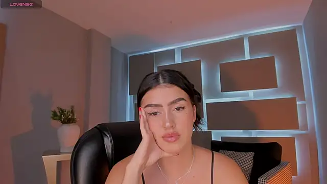 Snapshot of PaulinaSantos_ chatting on May 13, 6:49 pm PaulinaSantos online show from May 13, 6:49 pm