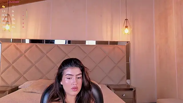 Snapshot of PaulinaSantos_ chatting on May 17, 5:53 pm PaulinaSantos online show from May 17, 5:53 pm