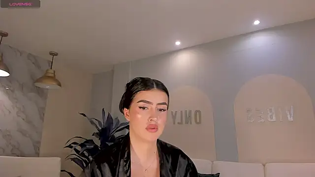 Snapshot of PaulinaSantos_ chatting on May 23, 7:29 pm PaulinaSantos online show from May 23, 7:29 pm