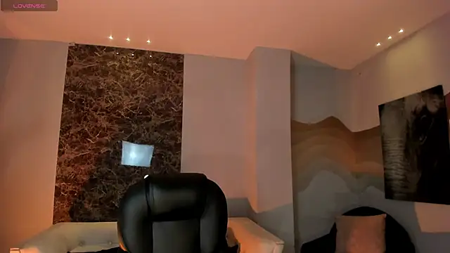 Snapshot of PaulinaSantos_ chatting on May 25, 7:20 pm PaulinaSantos online show from May 25, 7:20 pm