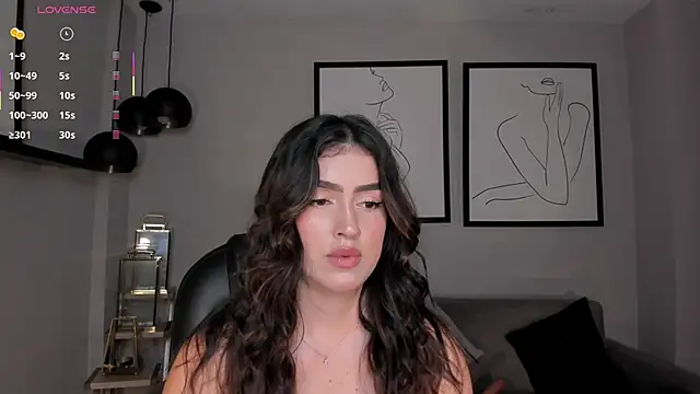 Snapshot of PaulinaSantos_ chatting on June 4, 7:09 pm PaulinaSantos online show from June 4, 7:09 pm
