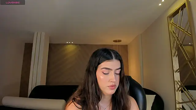 Snapshot of PaulinaSantos_ chatting on June 11, 8:18 pm PaulinaSantos online show from June 11, 8:18 pm