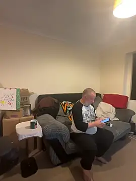 LondonTeffy online show from October 20, 9:26 pm