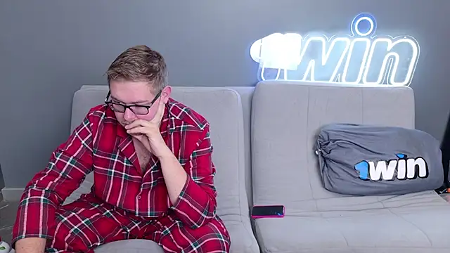 Snapshot of Ksenny chatting on January 6, 4:15 am Ksenny online show from January 6, 4:15 am