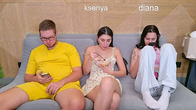 Snapshot of Ksenny chatting on November 11, 3:34 pm Ksenny online show from November 11, 3:34 pm