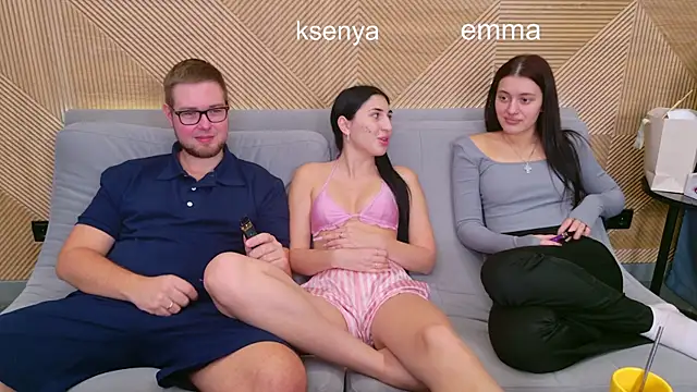 Snapshot of Ksenny chatting on November 14, 11:42 am Ksenny online show from November 14, 11:42 am