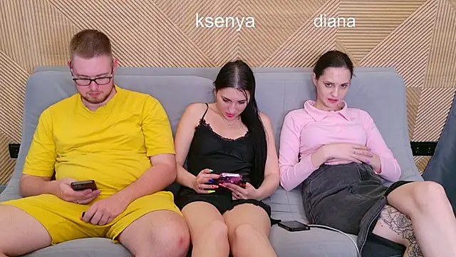 Snapshot of Ksenny chatting on June 19, 4:33 pm Ksenny online show from June 19, 4:33 pm