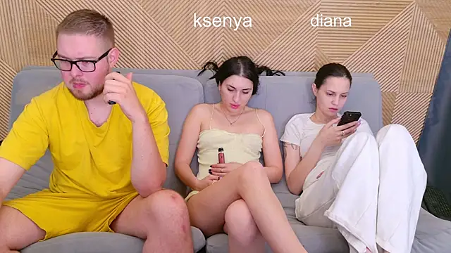Snapshot of Ksenny chatting on June 23, 6:22 am Ksenny online show from June 23, 6:22 am