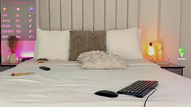 romina-brunette online show from October 9, 5:33 pm