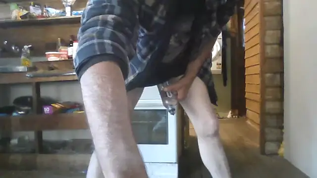 Snapshot of aussiecockpumper769 chatting on November 11, 6:24 am aussiecockpumper769 online show from November 11, 6:24 am