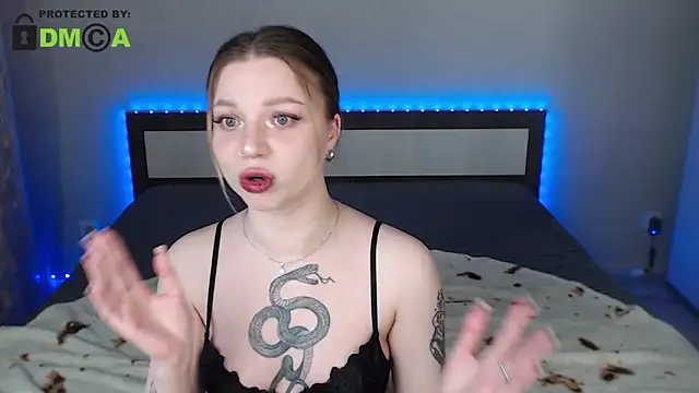 RonnieMilles online show from May 19, 1:56 am