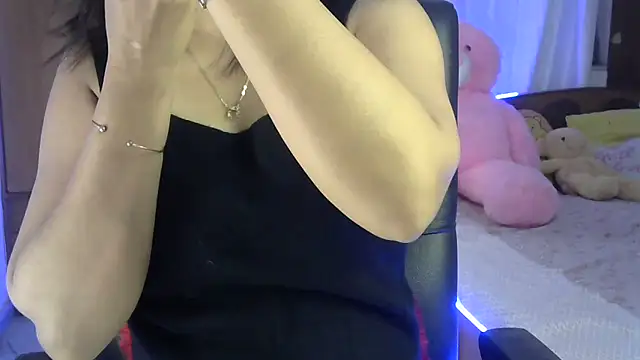 Snapshot of Black_cat_cutie chatting on September 15, 4:56 am Black cat cutie online show from September 15, 4:56 am