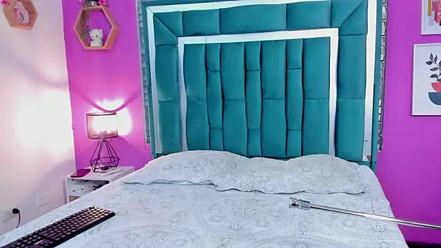 LORENSCOLLINS online show from February 26, 12:59 pm