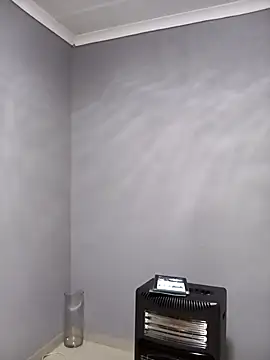 Snapshot of TheDoubleTrouble18xxx chatting on March 7, 1:46 am TheDoubleTrouble18xxx online show from March 7, 1:46 am