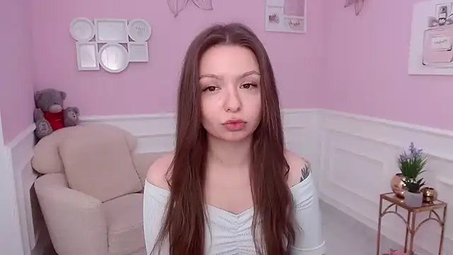 LucySkilar online show from December 22, 6:06 am