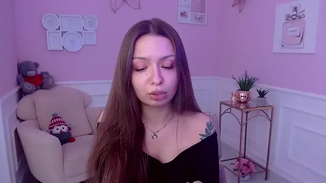 LucySkilar online show from January 27, 11:00 am