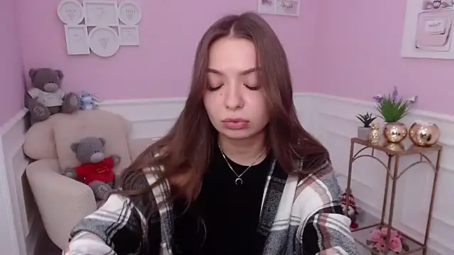 LucySkilar online show from September 14, 5:17 am