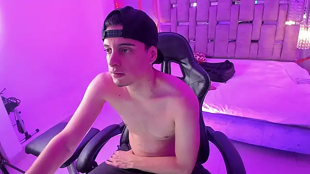 Maximo   online show from November 18, 8:57 pm