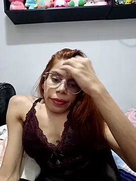 Snapshot of KyKa02 chatting on December 9, 1:18 am KyKa02 online show from December 9, 1:18 am