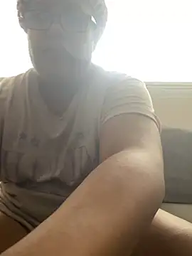 Snapshot of ebonyred chatting on January 6, 3:08 pm ebonyred online show from January 6, 3:08 pm