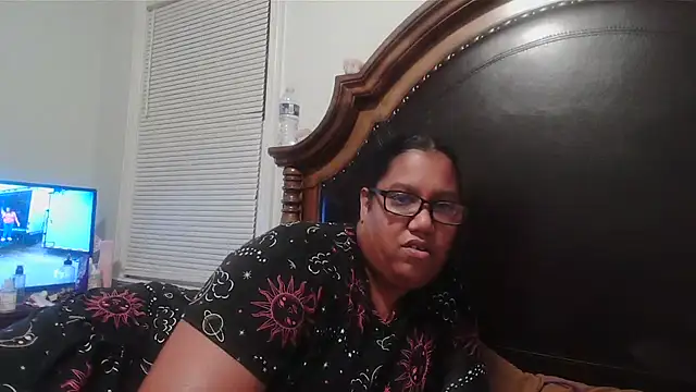 ebonyred online show from October 24, 12:41 am