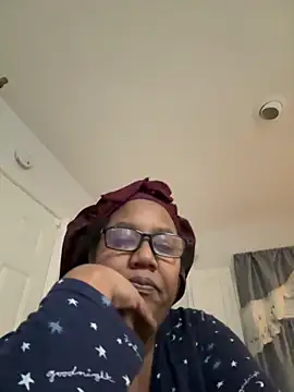 ebonyred online show from February 3, 1:59 am