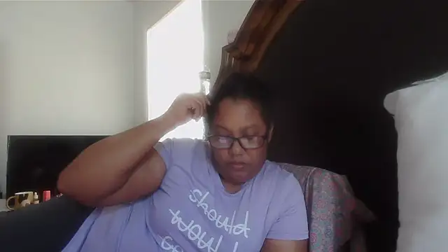 ebonyred online show from April 24, 2:41 pm