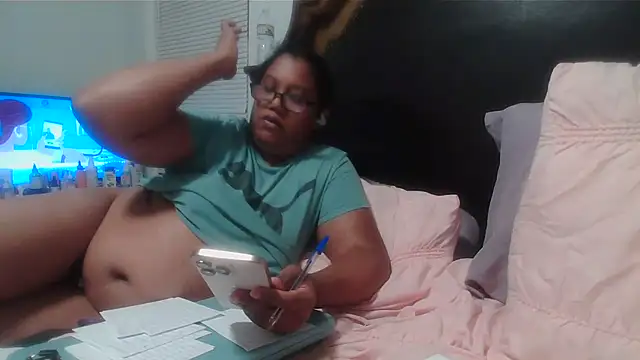 ebonyred online show from May 9, 1:44 am