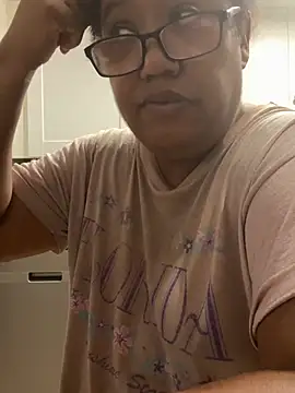 ebonyred online show from May 12, 1:08 pm
