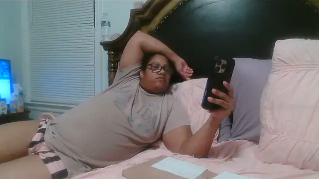 ebonyred online show from May 13, 1:14 am