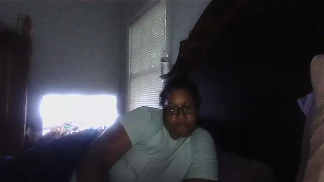 ebonyred online show from May 17, 12:19 am
