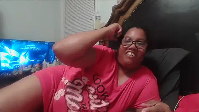 ebonyred online show from June 18, 2:01 am