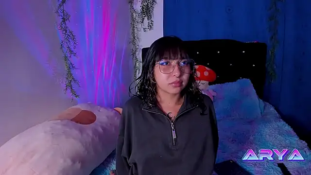 arysUwU online show from February 6, 12:54 am