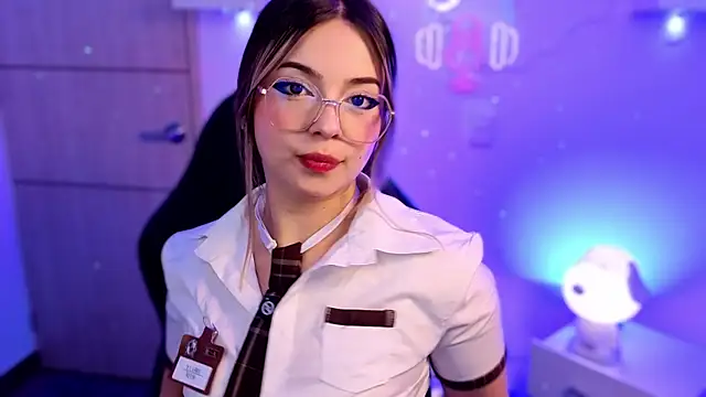 EmilyMiller  online show from June 24, 3:22 pm