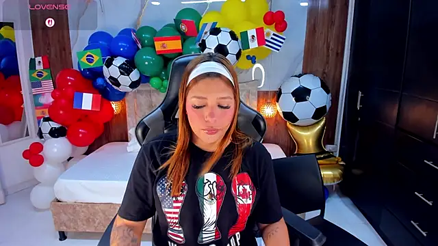 Snapshot of mia_18v chatting on June 30, 8:10 pm mia 18v online show from June 30, 8:10 pm