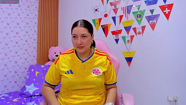 Soyqueen online show from June 18, 4:13 am