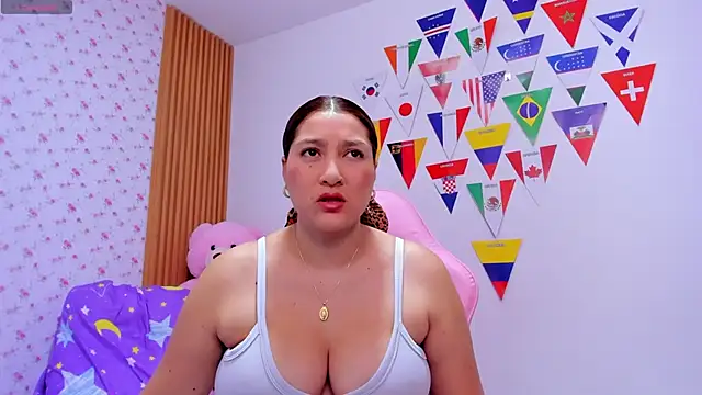 Soyqueen online show from June 19, 3:11 am