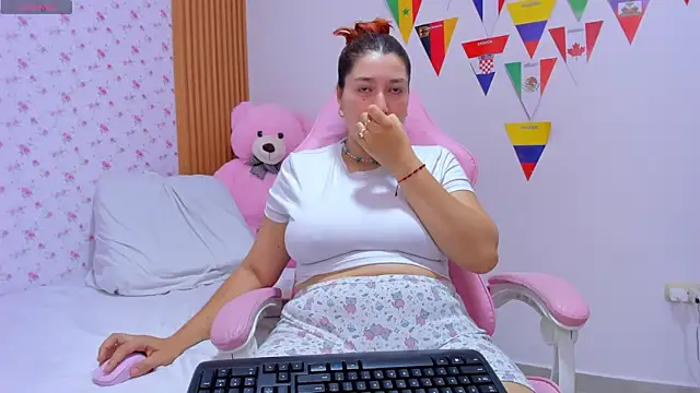 Soyqueen online show from July 9, 3:54 am