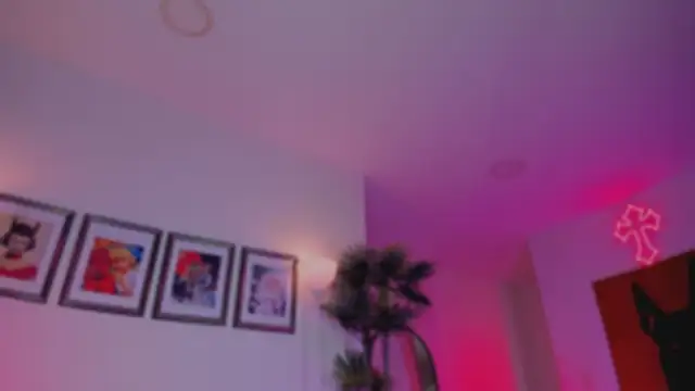 Taylor  foxxx online show from January 17, 8:08 am